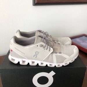 On Cloud 5 running sneakers